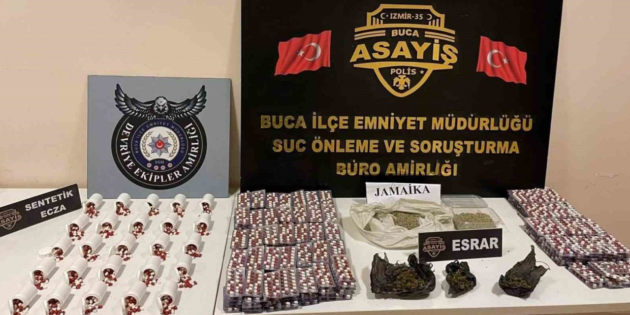 İzmir’de uyuşturucu satıcısına operasyon: 5 binden fazla hapla yakalandı