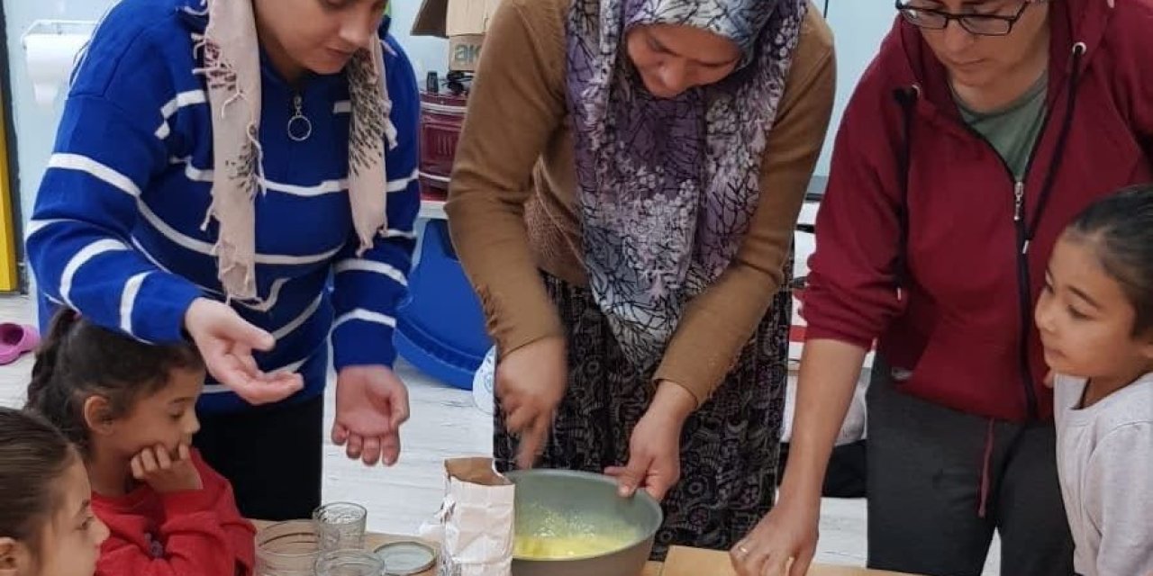 Bozdoğan’da minikler ekmek yapmasını öğrendi