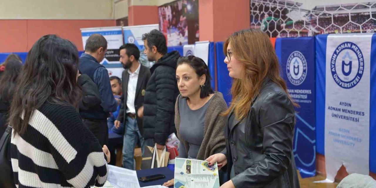 MSKÜ, Aydın’da geleceğini planlayan gençlerle bir araya geldi