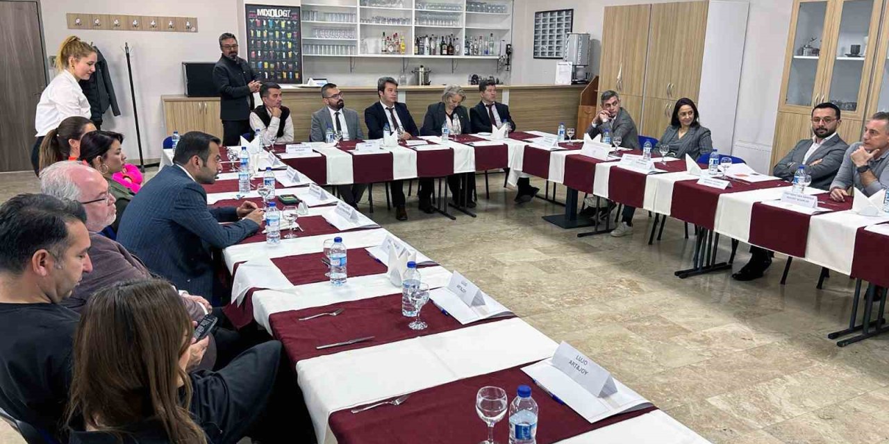 MSKÜ Turizm Fakültesi, Bodrum’un 5 yıldızlı otel genel müdürlerini ağırladı