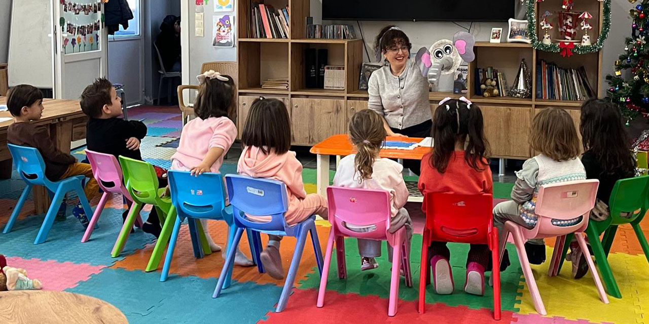 Kuşadası’nda miniklere masal ve oyunla gelişim desteği