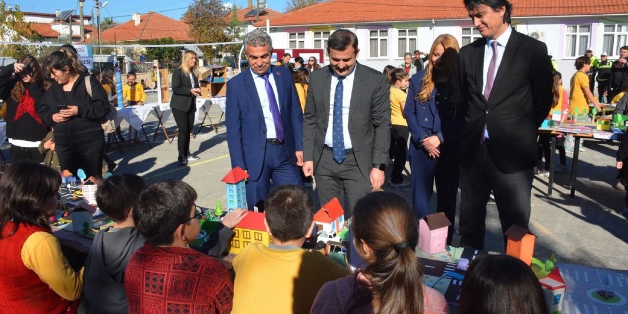 Köyceğizli öğrencilerden akıllı trafik çözümleri maket ve resim sergisi
