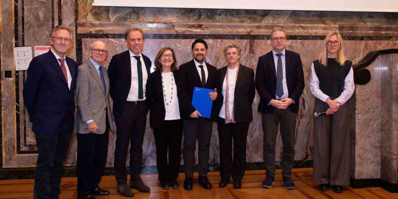 Albert Einstein’ın mezun olduğu Zürih Üniversitesi’nden Dr. Humayun Kakar’a büyük onur