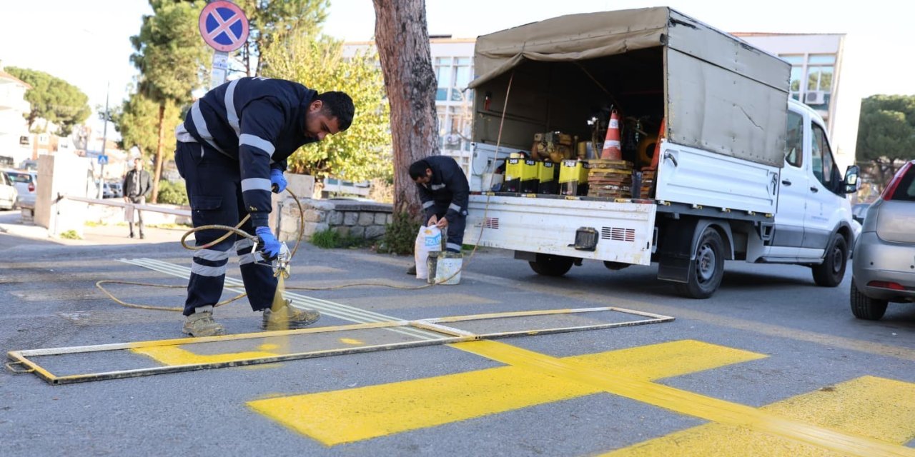 Büyükşehir ekiplerinden Koçarlı ve Germencik’te hummalı çalışma