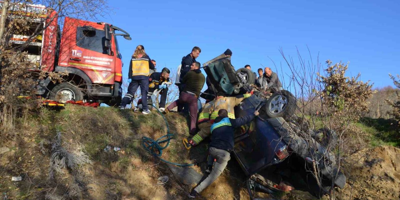 Şarampole uçan otomobilin sürücüsü yaralandı