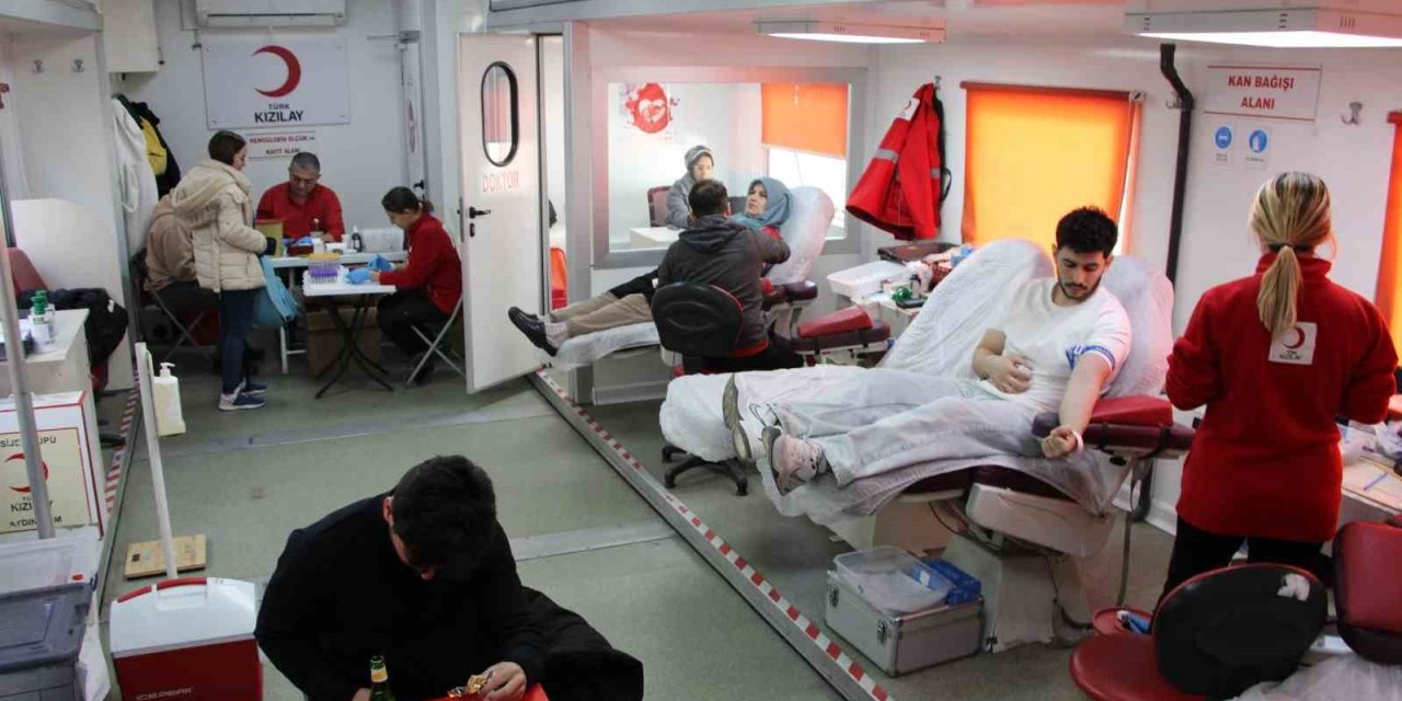 ADÜ’de kan  bağışı etkinliği düzenlendi