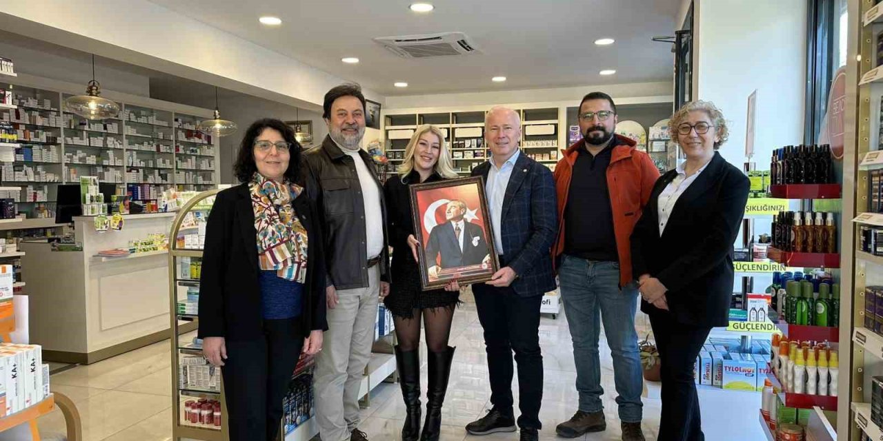 Kuşadası’nda eczacılık gündemi masaya yatırıldı