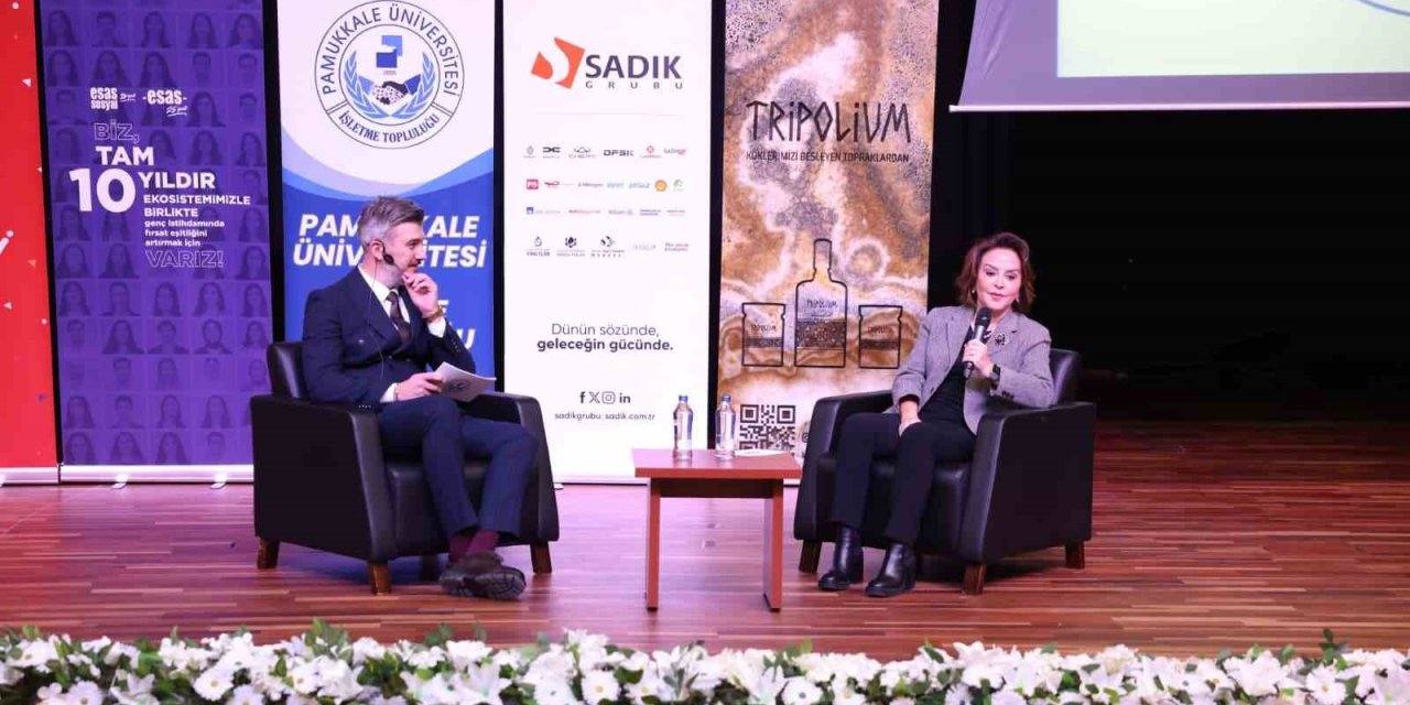 11. Girişimcilik ve Liderlik Programı iş dünyasının profesyonellerini gençlerle buluşturdu