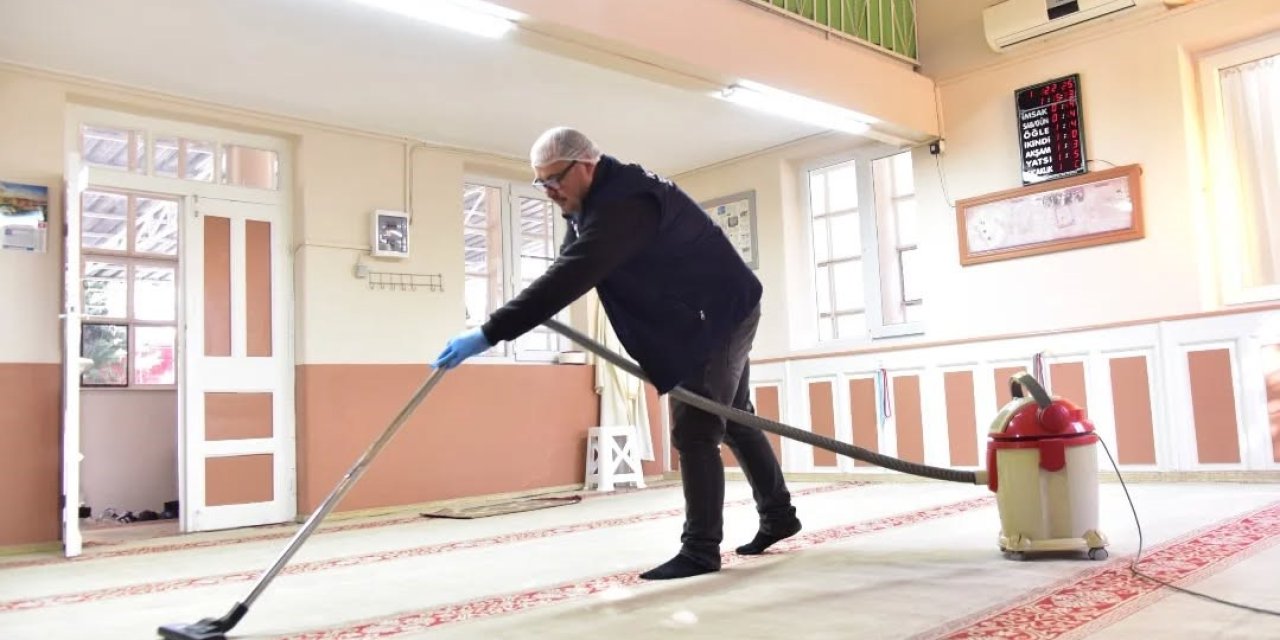 Başkan Kaya: "Camilerimizde huzurlu ibadet ortamı oluşturuyoruz"