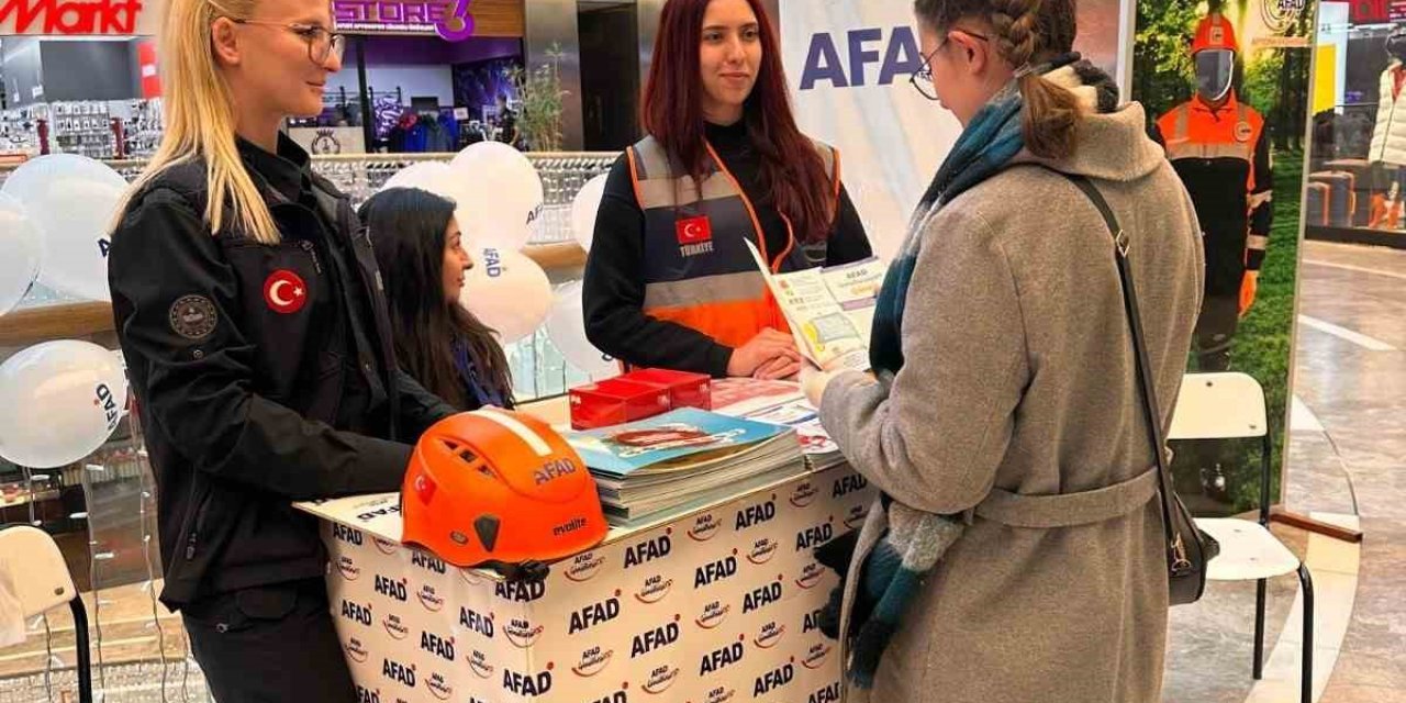 AFAD faaliyetlerini vatandaşlara açtıkları stant ile anlattı