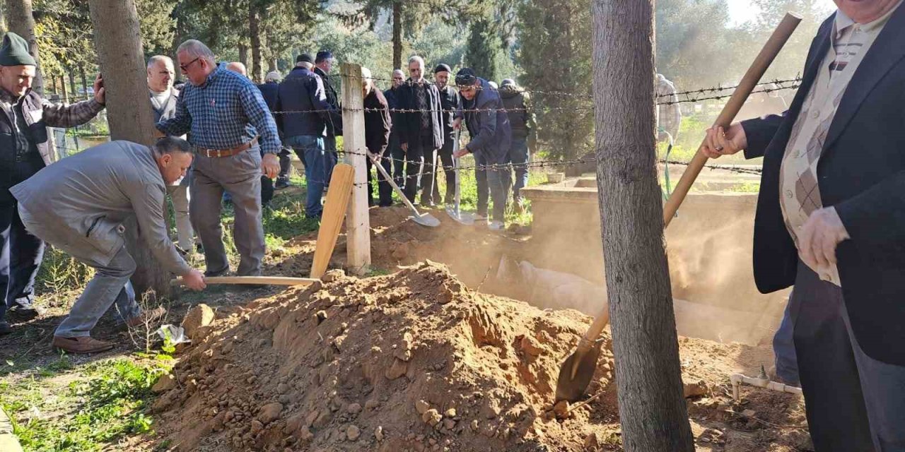 Aydın’da minarelerden yarım asır boyunca sesi yankılanan Hafız Güngör hayatını kaybetti