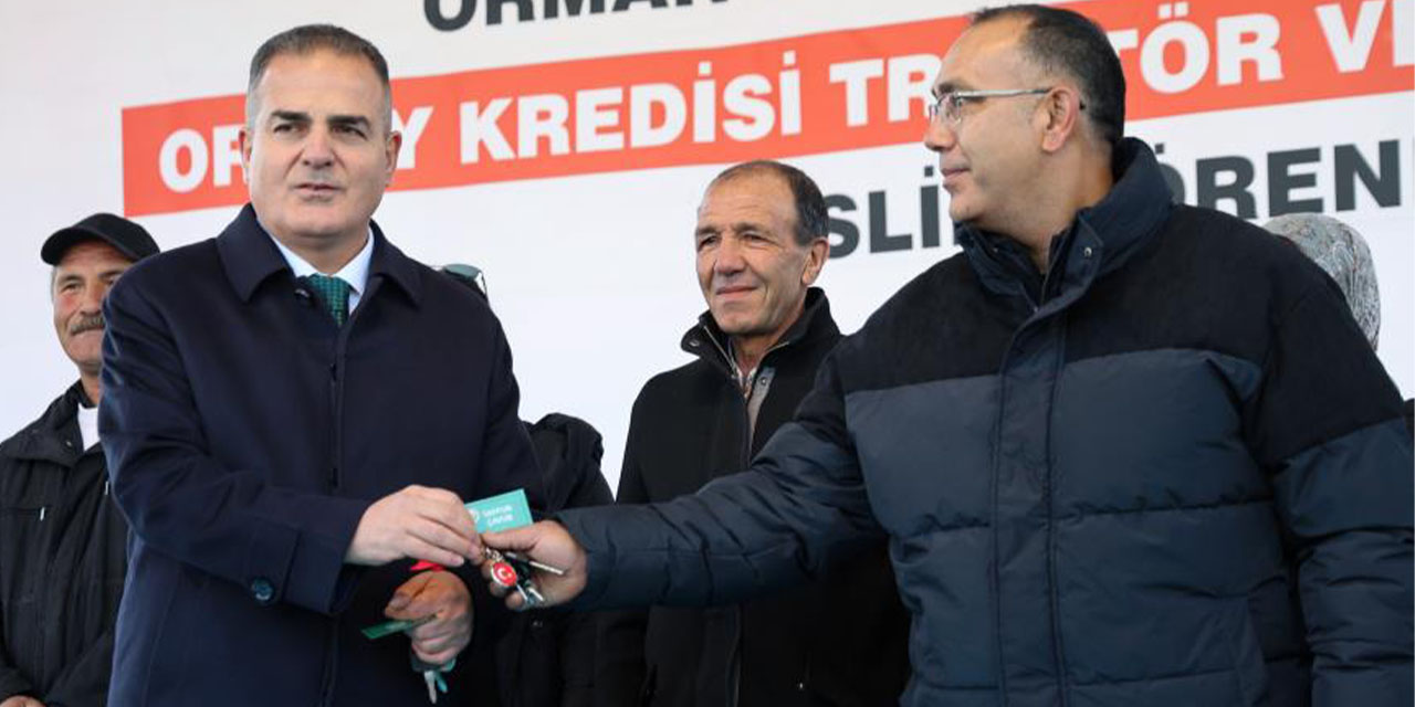 Orman köylüsüne güçlü destek: 36 traktör ve iş makinesi teslim edildi