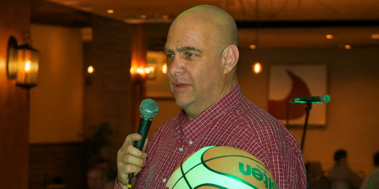 Eski milli basketbolcu balkondan düşerek hayatını kaybetti