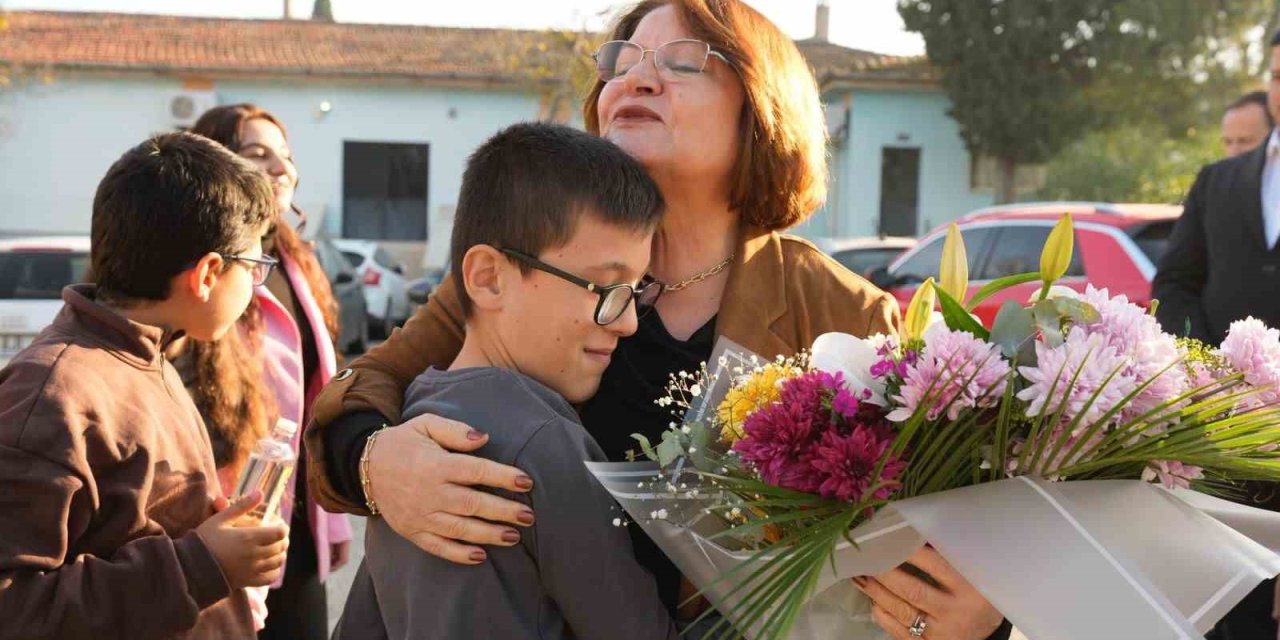 Başkan Gençay, öğrencilerle bir araya geldi