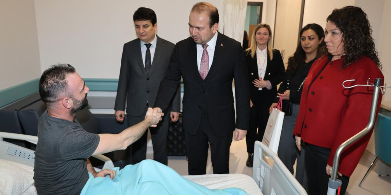 Aydın Şehir Hastanesi’nde ilk hastalara moral ziyareti