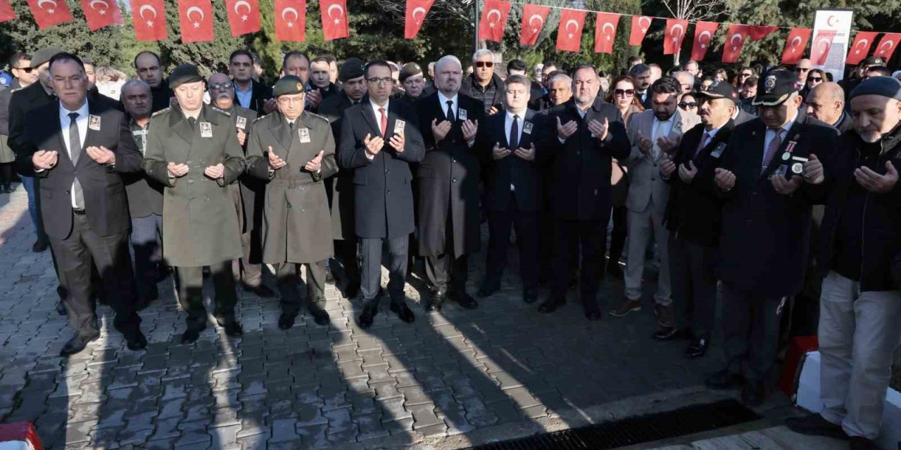 Başkan Pehlivan: "Menemen, Şehit Kubilay ve silah arkadaşlarını bağrına bastı"