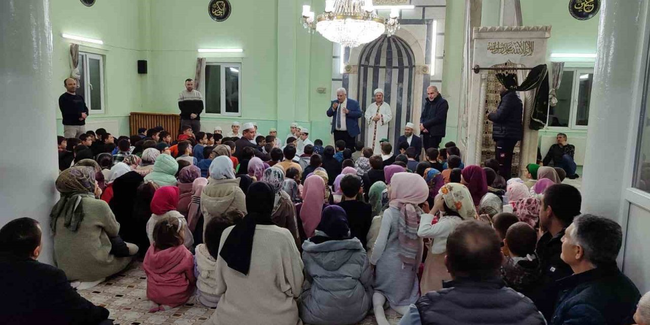 Şuhut’ta ’Camiler Çiçek Açtı’