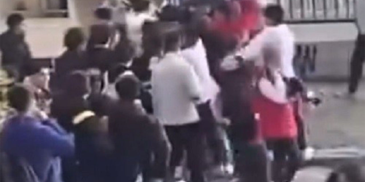 Öğrenciler arasında toplu kavga
