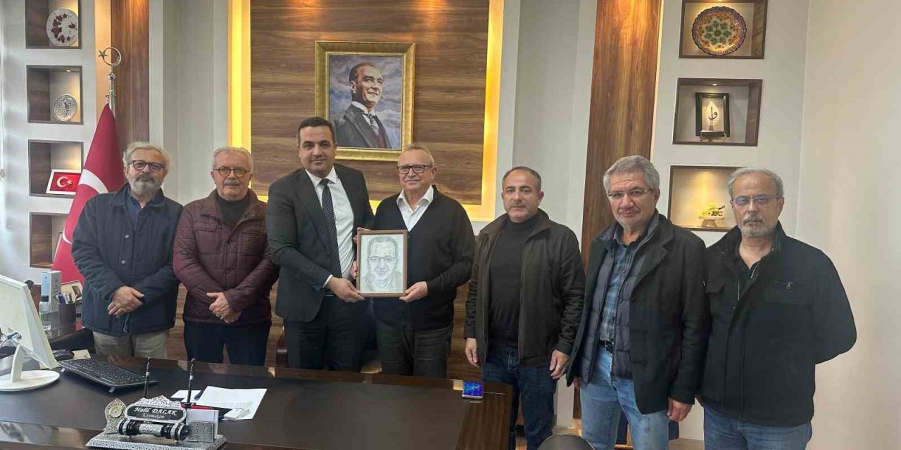 Kaymakam Dalak’ı duygulandıran kara kalem portre