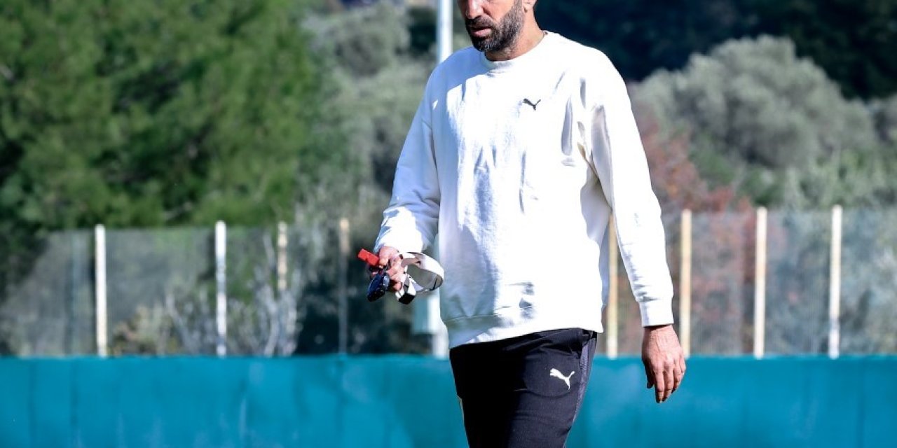 Burhan Eşer: "Devre arasında transfer arayışlarımız olacak"