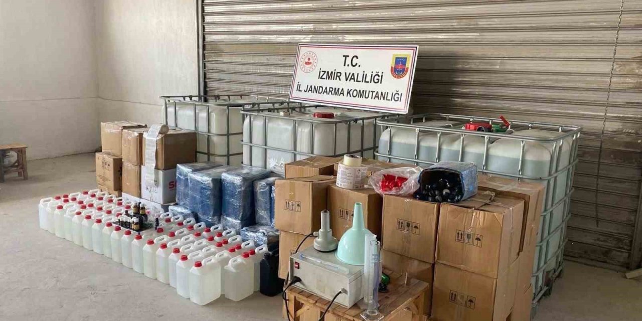 İzmir’de 1,5 milyon lira değerinde kaçak etil alkol ele geçirildi