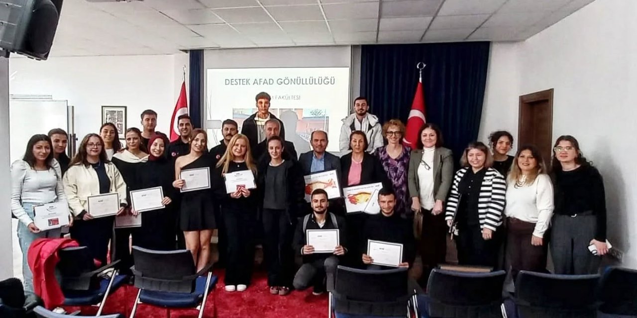 Eğitimleri tamamladılar, AFAD gönüllüsü oldular