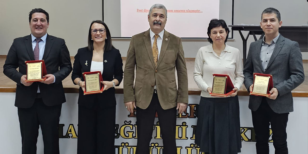 Efeler’de “Türkiye Yüzyılı Maarif  Modeli” vurgulu eğitim semineri