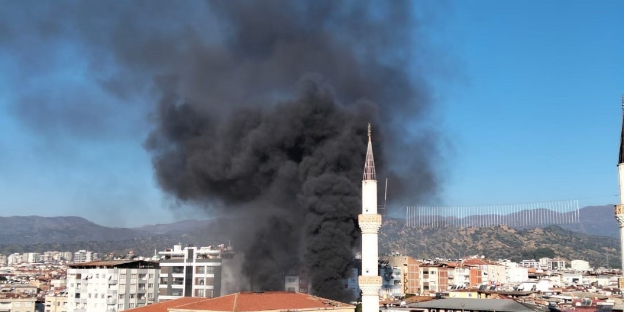 Nazilli’de eski kütüphane binasında yangın