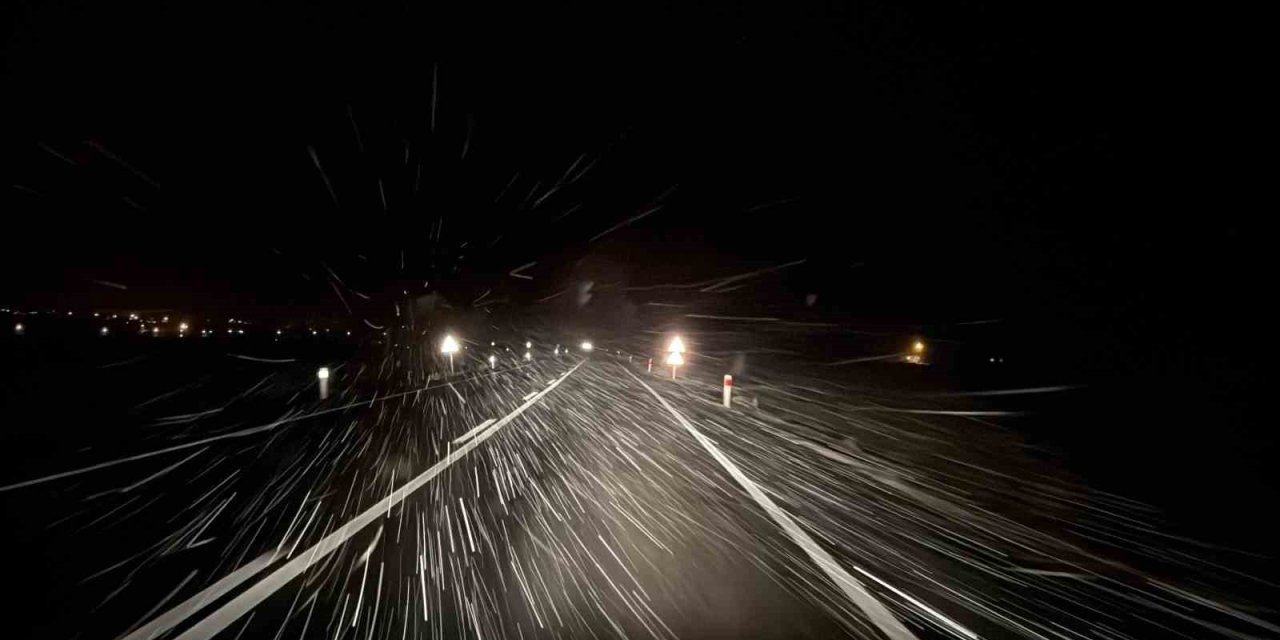 Afyonkarahisar’da beklenen kar yağışı başladı