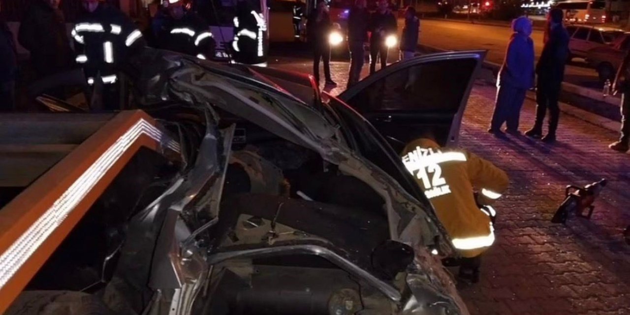 Otomobil park halindeki tırın dorsesine çarptı: 1 ölü 1 yaralı