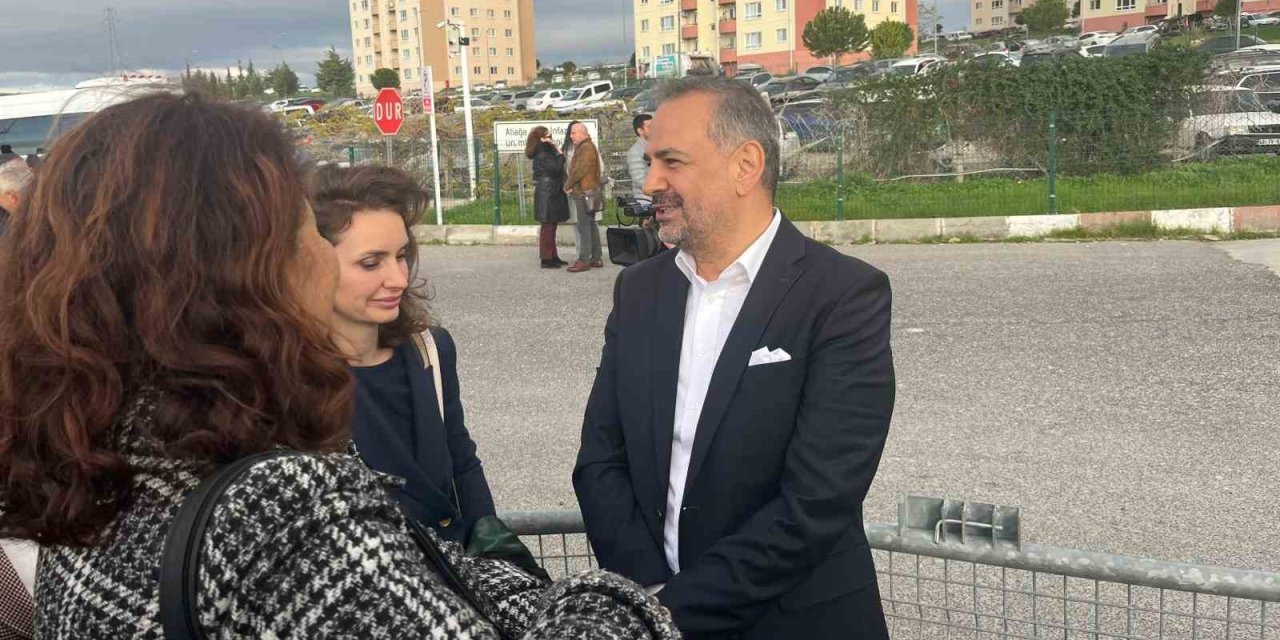 İzmir’de zimmet soruşturmasında gözaltına alınan 9 şüpheli adliyede