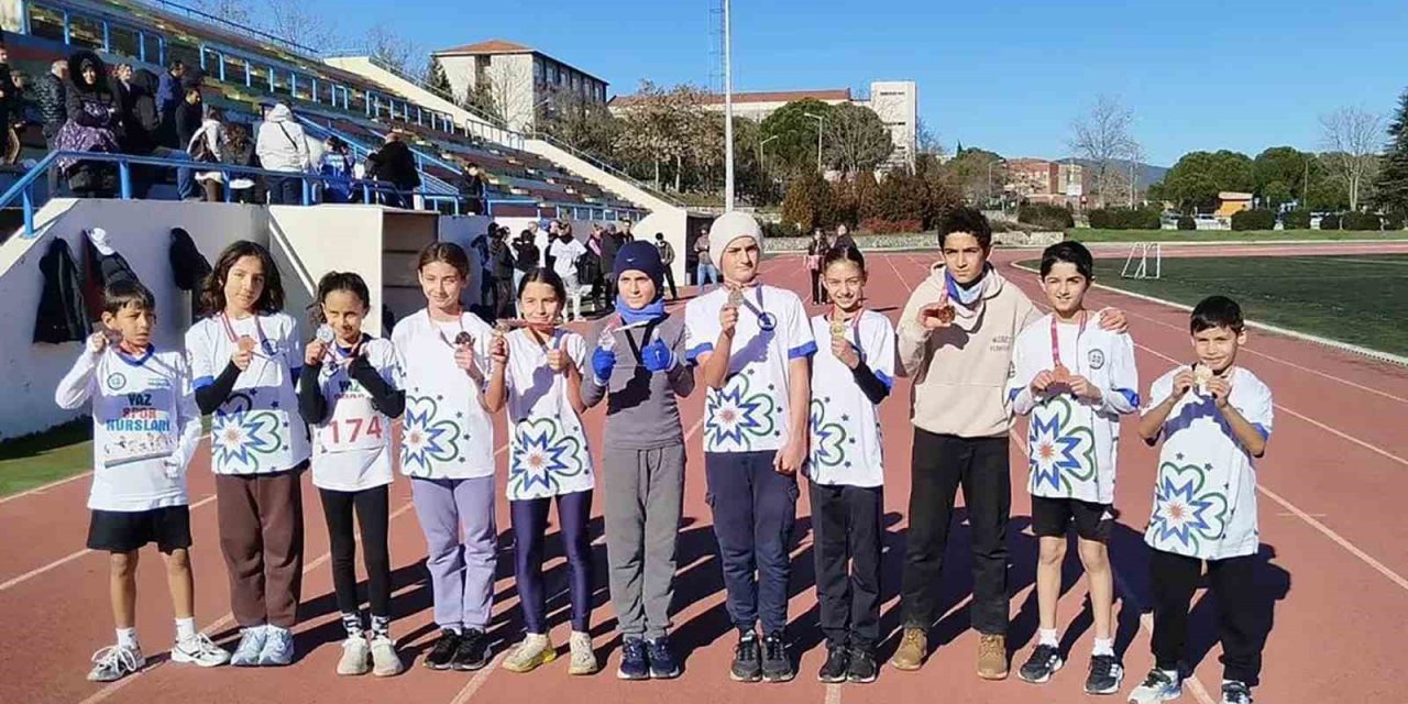 Muğla Büyükşehir Atletlerinden 27 Aralık Büyük Atatürk koşusunda madalya yağmuru