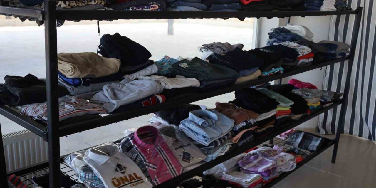 Kale Belediyesinden ihtiyaç sahibi vatandaşlara Sosyal Market desteği