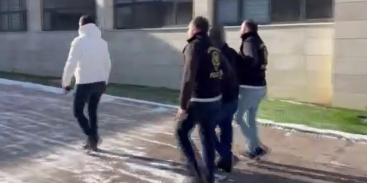 Hırsızlık yaptığı evde hastanelik oldu