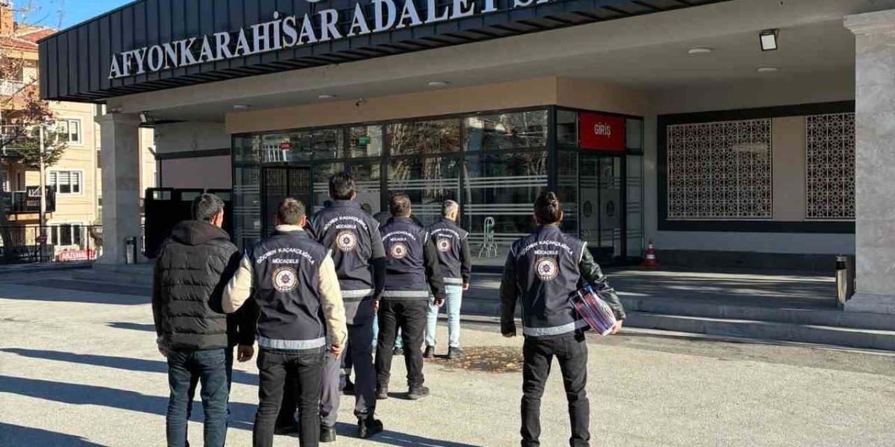 Düzensiz göçmen operasyonunda 4 kişi tutuklandı