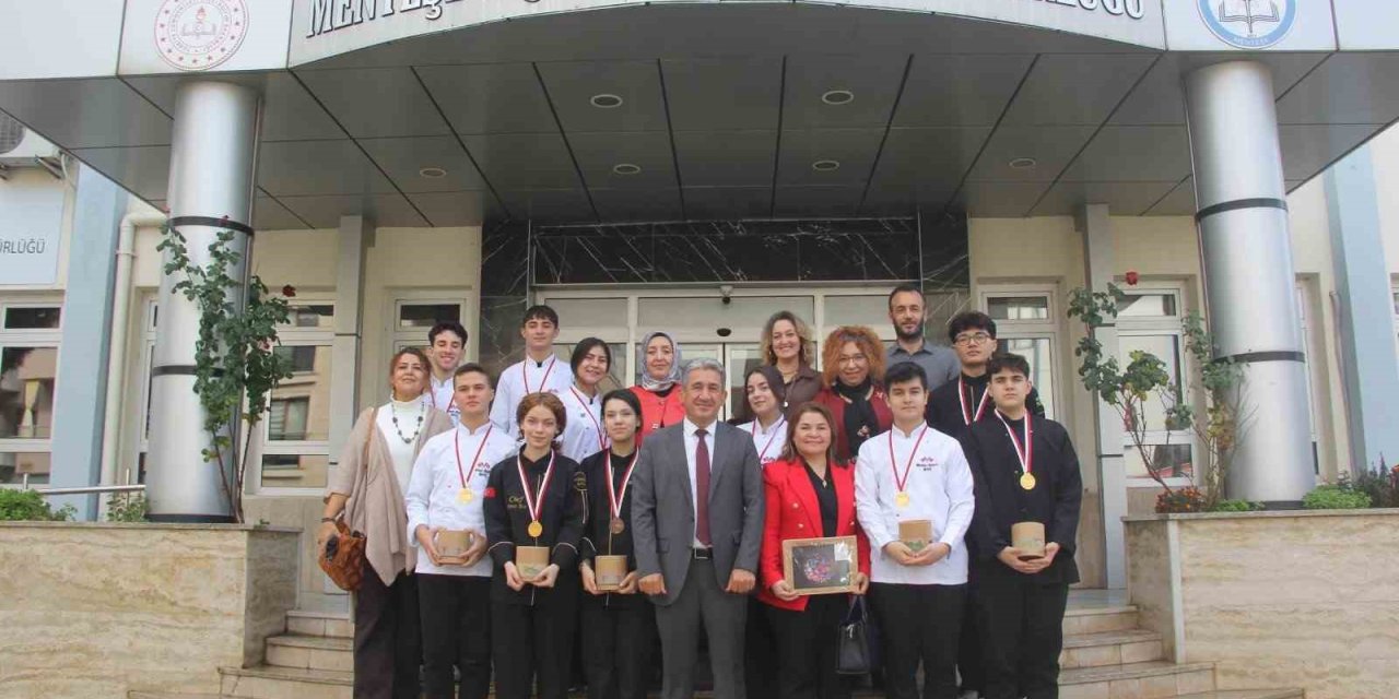 Menteşeli genç şefler, İstanbul’dan 11 madalya ile döndü