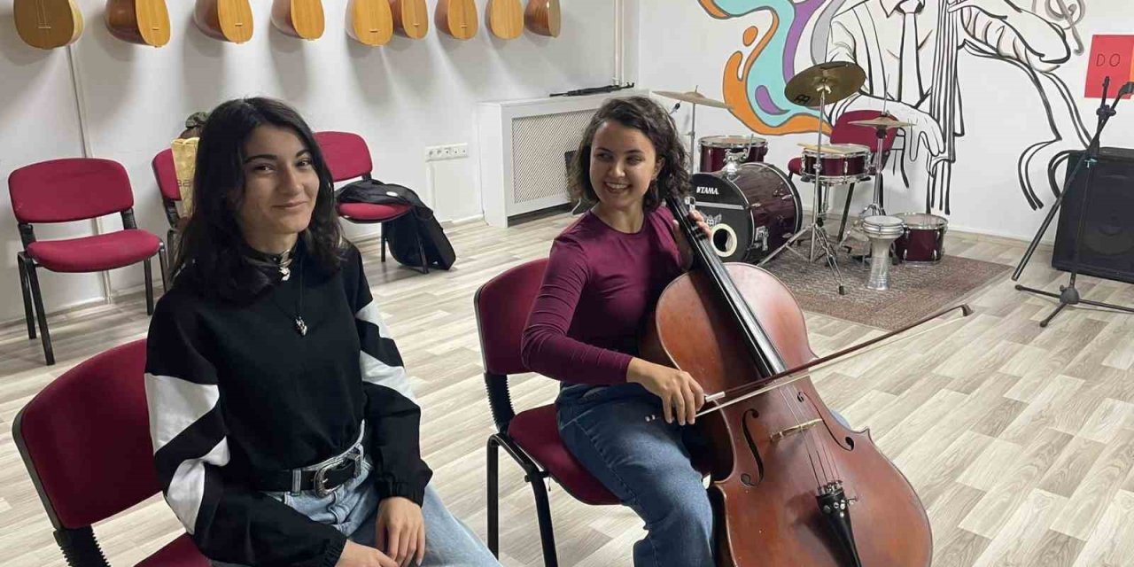 Menteşe’de gençler sanatla buluşuyor