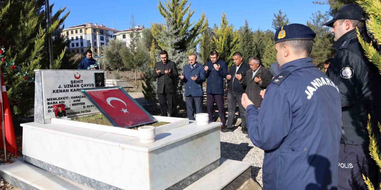 Karacasulu şehit Karabacaklı mezarı başında anıldı