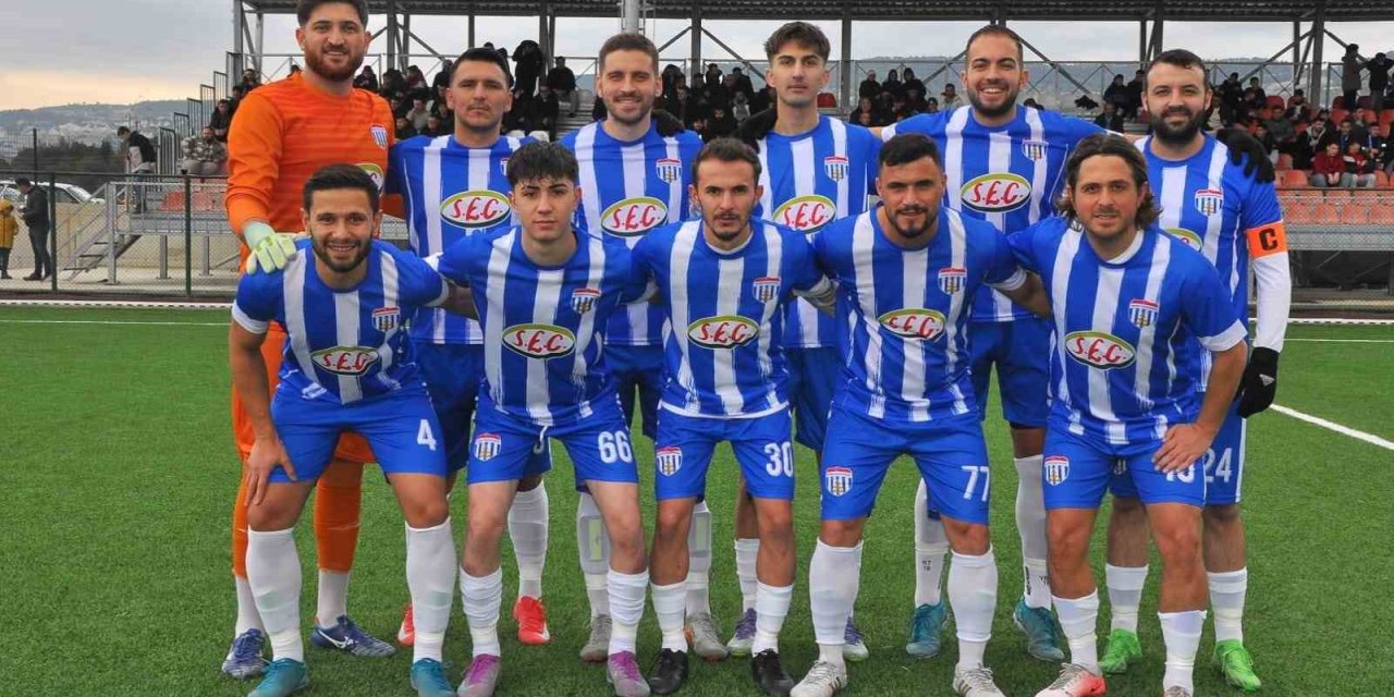 Selendi Belediyespor namağlup yoluna devam ediyor