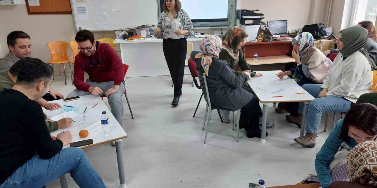 Emirdağ Öğretmen Topluluğu’nda çocuklarla felsefe eğitimi