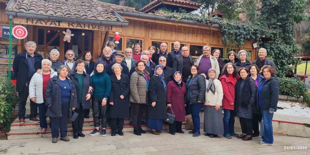45 yıl önce aynı sırada oturan arkadaşlar kahvaltı sofrasında bir araya geldi