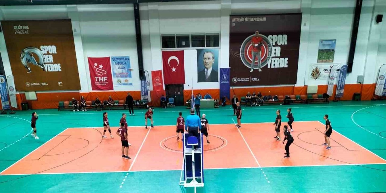 Köyceğiz Voleybol Turnuvası devam ediyor