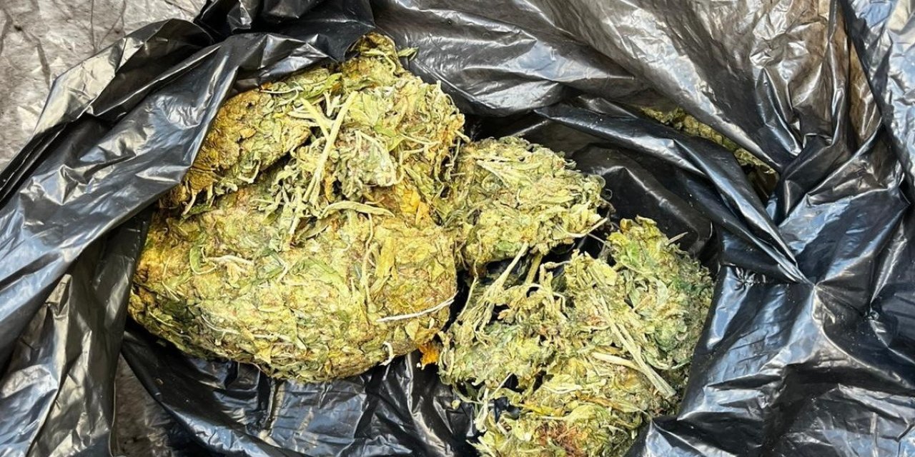 Şüpheli araçtan 50 gram esrar çıktı