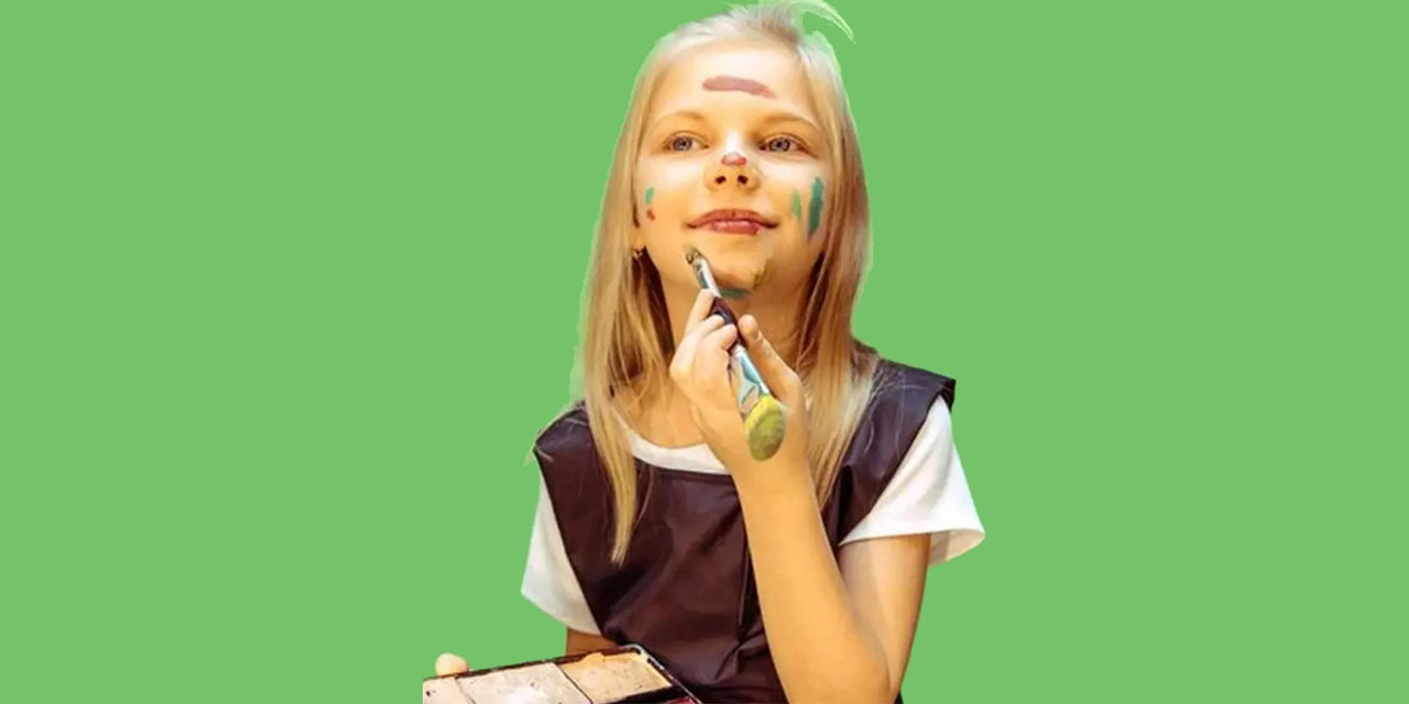 Aileler sosyal medyadaki o akıma dikkat etmeli, çocuklarda makyaj kullanım yaşı 7’ye düştü!