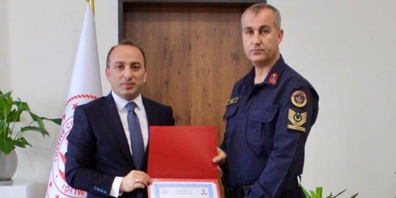 Çine Kaymakamı Erdoğan’dan jandarma personeline başarı belgesi
