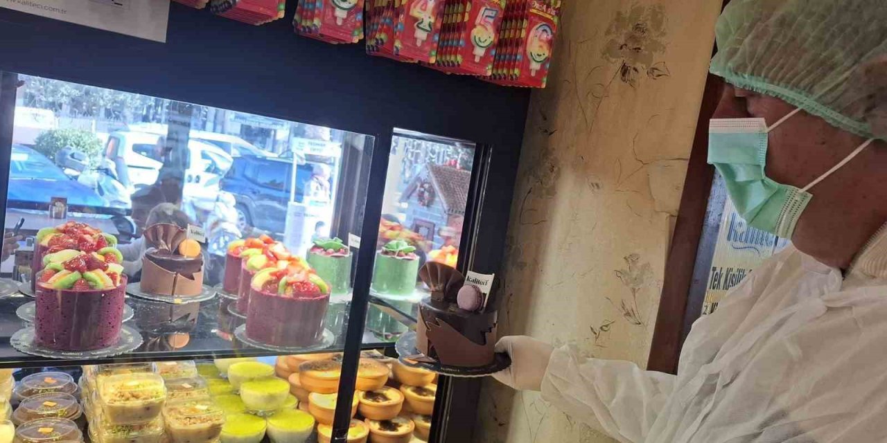 Kuşadası’nda yaş pastalar mercek altında