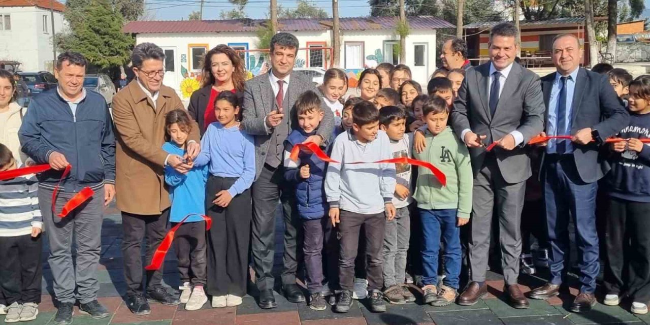 Çamköy İlkokulu yeni oyun alanına kavuştu