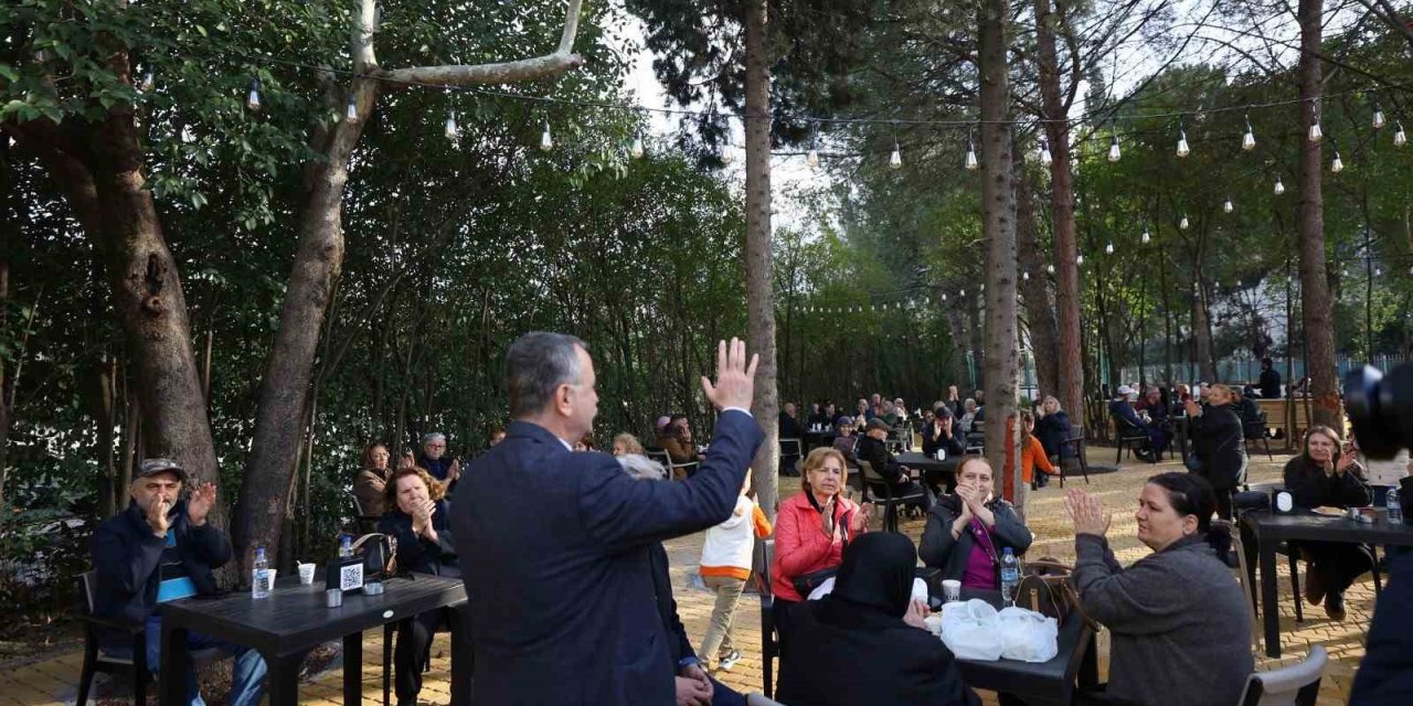 Yunusemre Emekli Kafe açılışının ilk gününde yoğun ilgi gördü