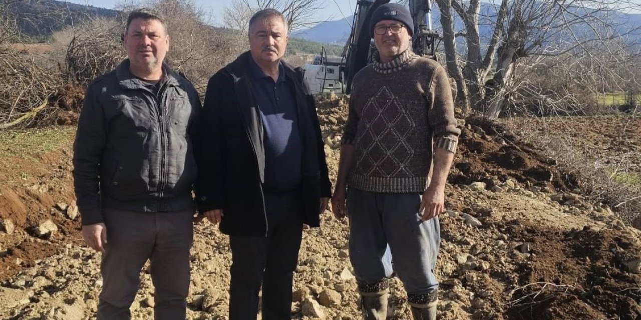 Beyağaç Belediyesi ulaşımı olmayan araziler için yol yapım çalışmasını sürdürüyor