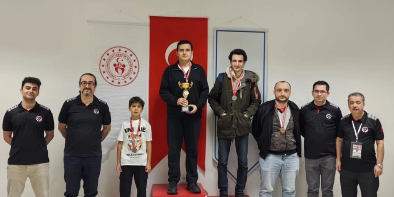 Yunusemreli satranççı Enes Kaya’dan Eskişehir’de namağlup şampiyonluk